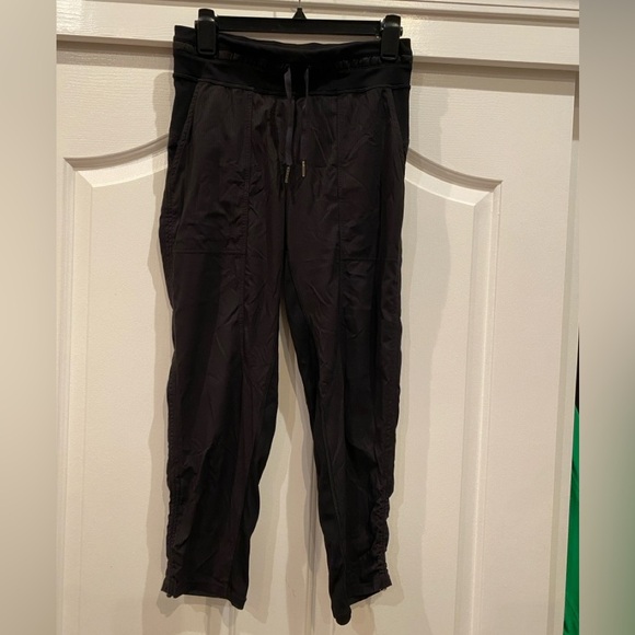 Lululemon Dance Studio Crop black size 4 - Picture 2 of 10